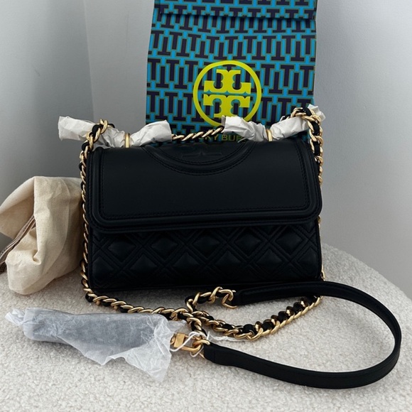 Tory Burch Small Fleming Quilted Convertible Shoulder Bag *New with tags* - Picture 4 of 13